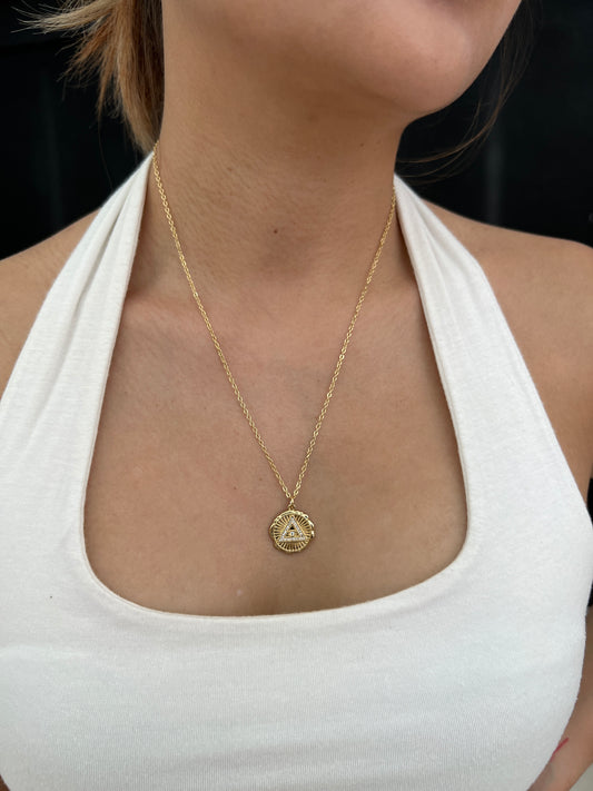 Lihat Tidak Ada Rantai Liontin Mata Jahat Segitiga Emas Jahat oleh Yoga Republik