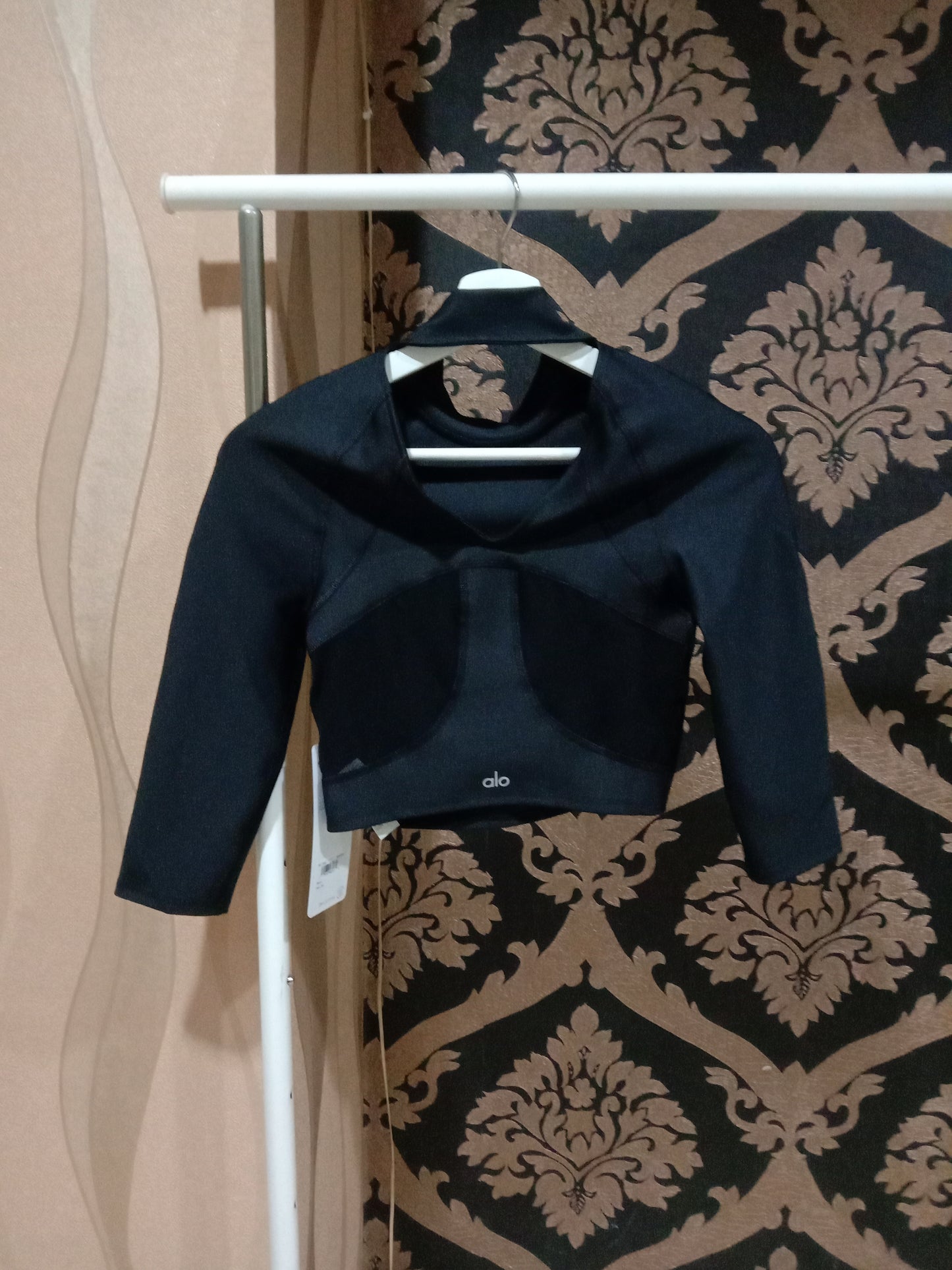 Alo Yoga Archer Fitted Long Sleeve