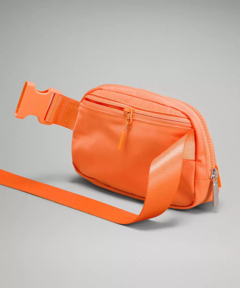 Lululemon Everywhere Belt Bag 1L