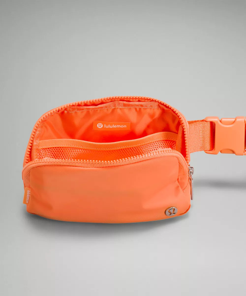 Lululemon Everywhere Belt Bag 1L