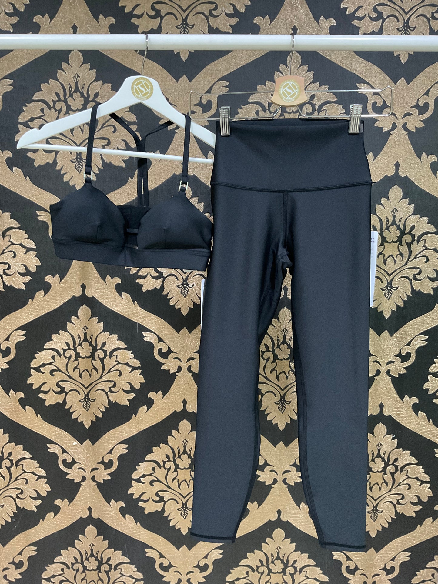 Bra Allure Mesh Airlift Alo Yoga XS - Hitam