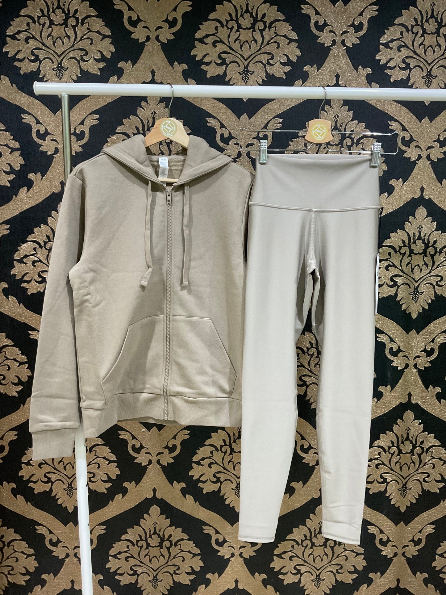 Alo Yoga XS Hoodie Ritsleting Penuh Sehari-hari - Kerikil