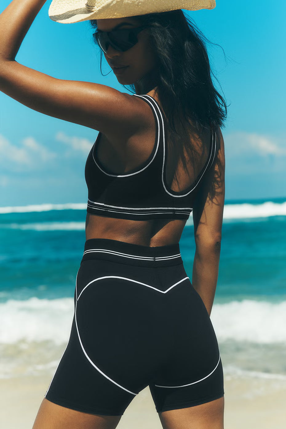 Alo Yoga Airbrush Heart Throb Short