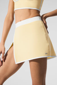Alo Yoga Airbrush Steamlined Skirt - Warm Butter/White