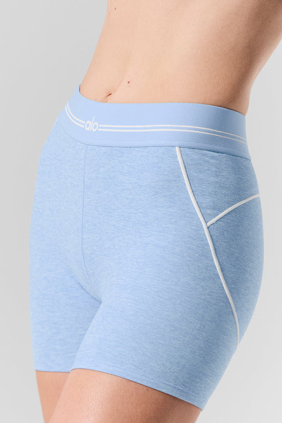 Alo Yoga XS 7'' Biker Pinggang Tinggi Pendek - Hitam