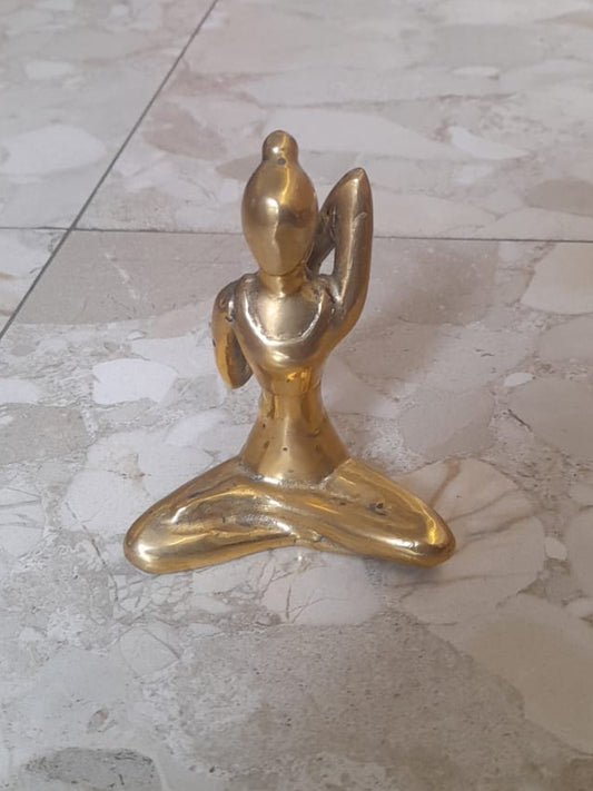 BYS Seated GomuKhasana Hands