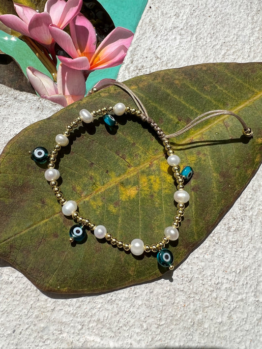 Lihat No Evil Evil Eye Charm Gelang Manik-manik Emas oleh Yoga Republik