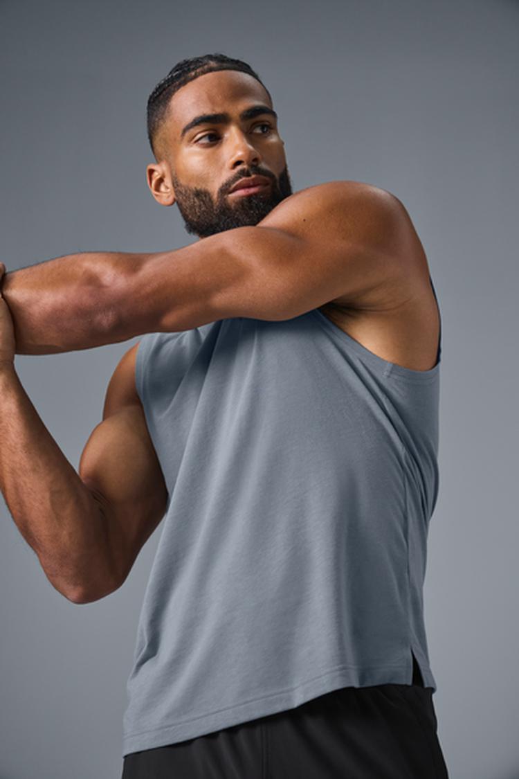 Alo Yoga MEDIUM The Triumph Muscle Tank - Steel Grey