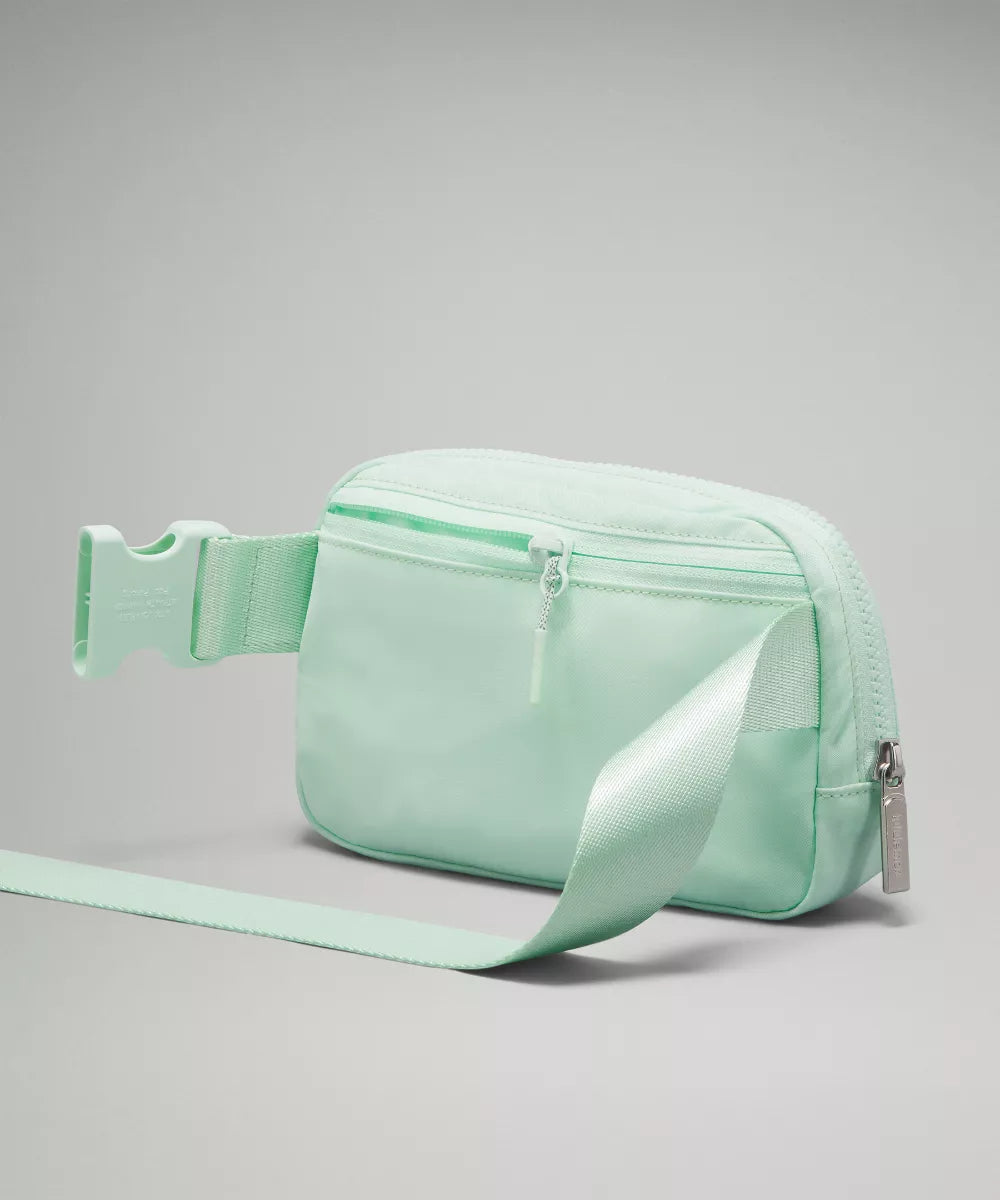 Lululemon Everywhere Belt Bag 1L