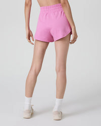 Rok Tenis Aces KECIL Alo Yoga - Limun Stroberi