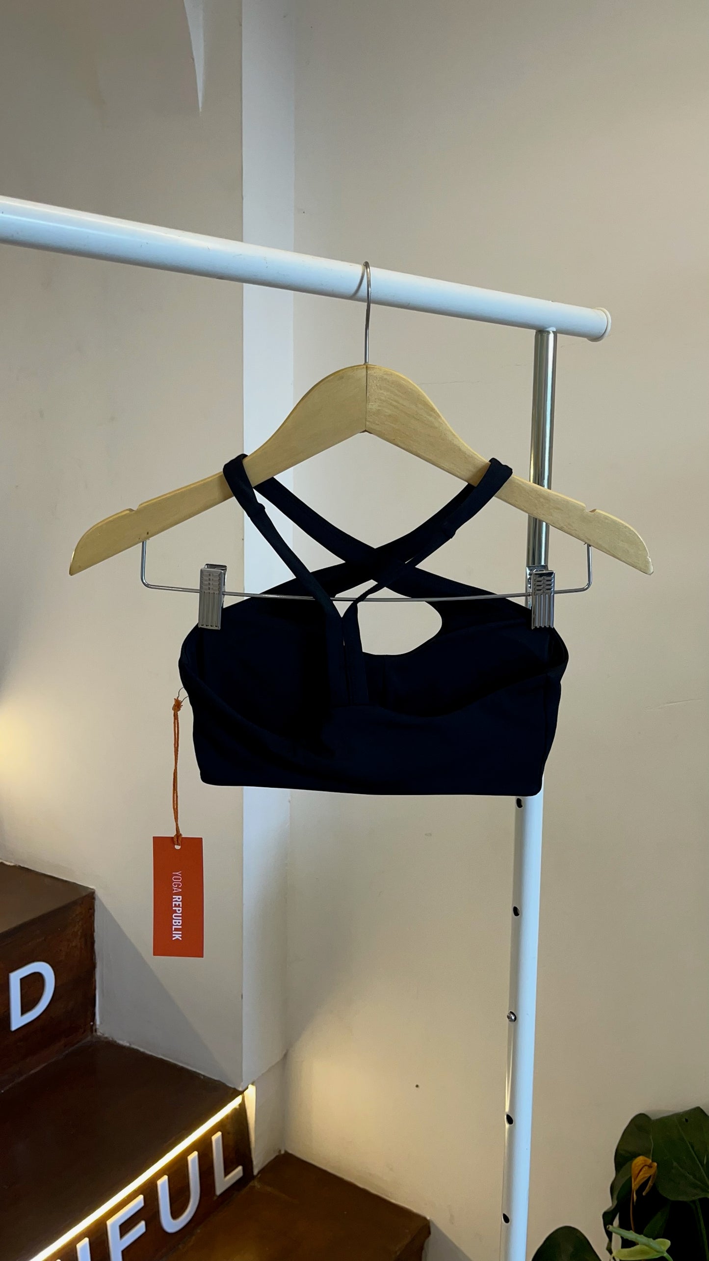 Rok Tenis Aces KECIL Alo Yoga - Limun Stroberi