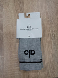 Alo Yoga MEDIUM Unisex Throwback Sock - Athletic Heather Grey/Black