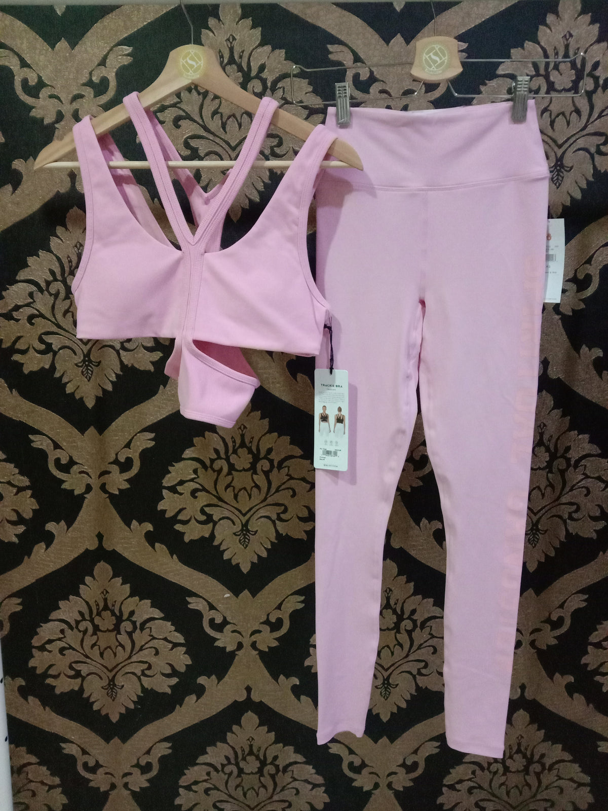 Spiritual Gangster MEDIUM Sg Varsity Essential Legging Pinggang Tinggi - Paradise Pink