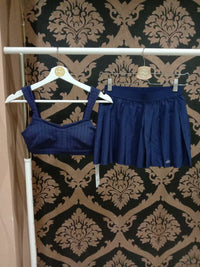 Alo Yoga Pinstripe Jacquard Captivate Bra - True Navy/Black