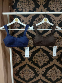 Alo Yoga Pinstripe Jacquard Captivate Bra - True Navy/Black