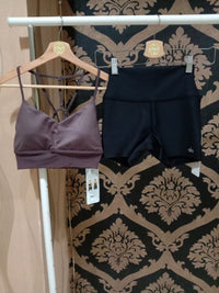 Alo Yoga XS Airlift Pinggang Tinggi Pendek - Hitam