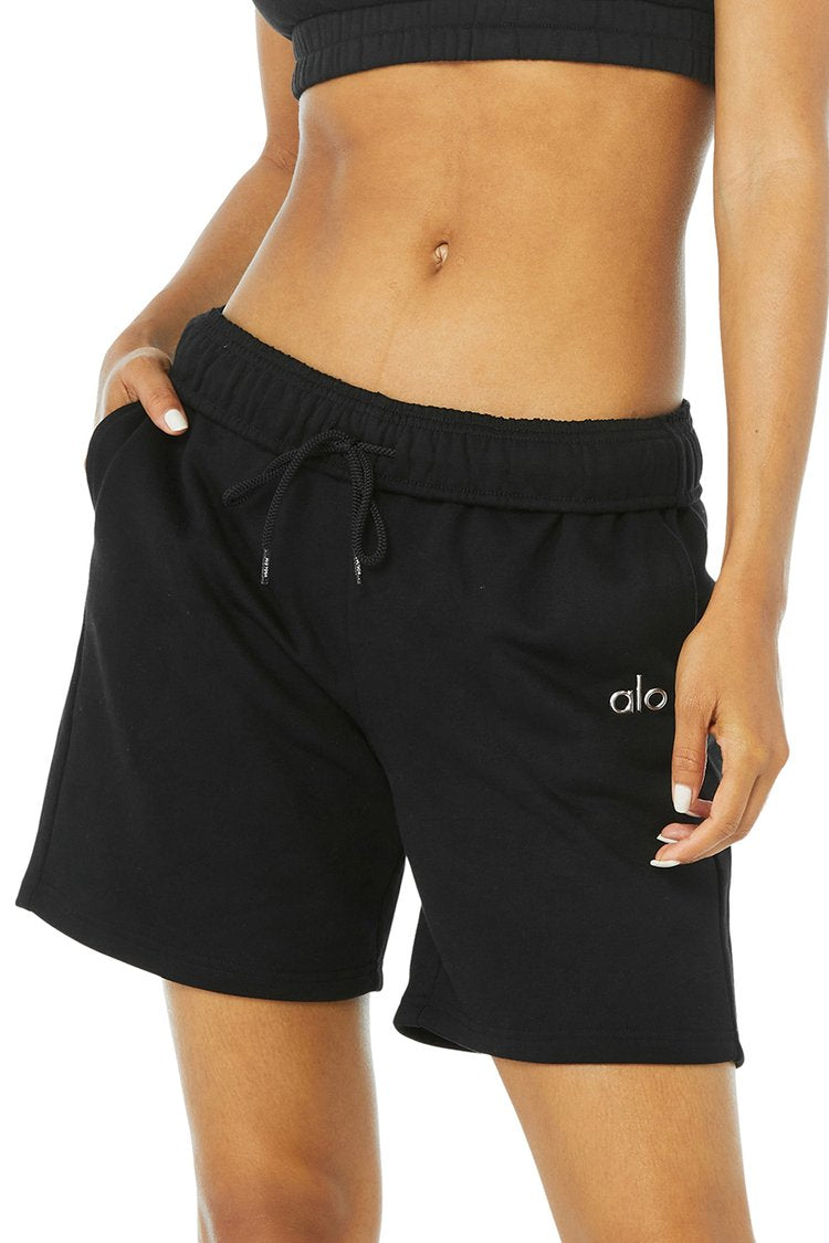 Alo Yoga XXS Accolade Keringat Pendek - Hitam