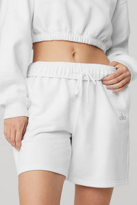 Alo Yoga XXS Accolade Keringat Pendek - Hitam