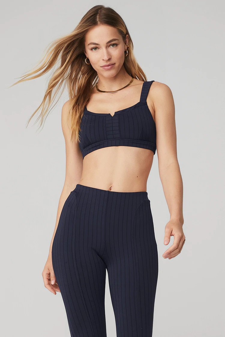 Alo Yoga Pinstripe Jacquard Captivate Bra - True Navy/Black