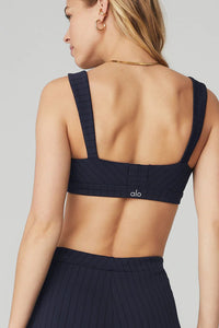 Alo Yoga Pinstripe Jacquard Captivate Bra - True Navy/Black