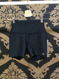 Alo Yoga XS Airlift Pinggang Tinggi Pendek - Hitam