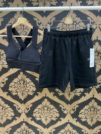 Alo Yoga XXS Accolade Keringat Pendek - Hitam